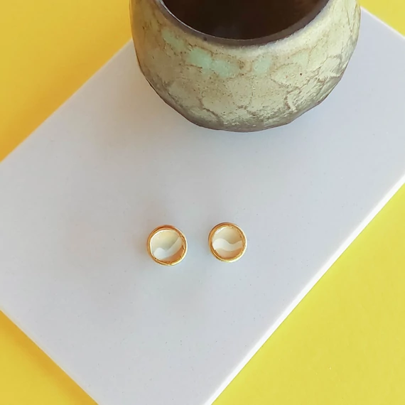DOTS sárga és arany bedugós fülbevaló